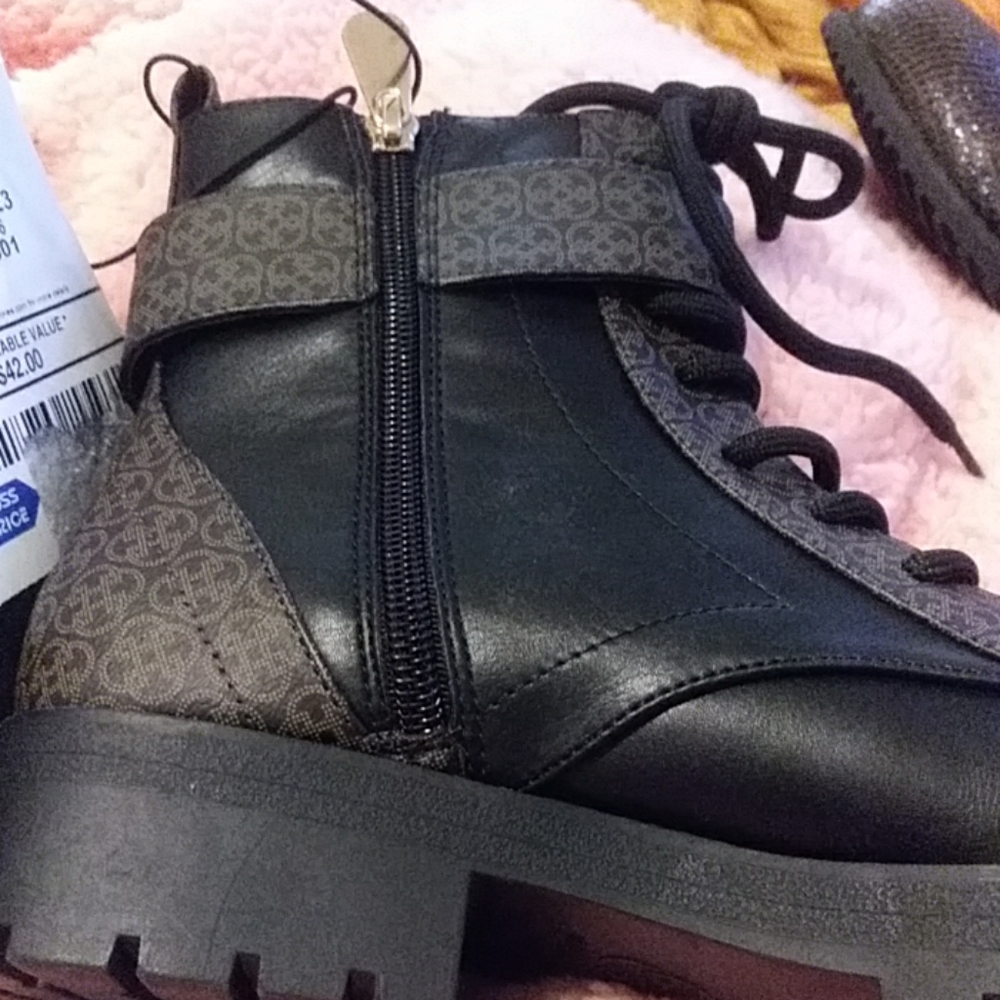 Boots - Picture 3 of 5